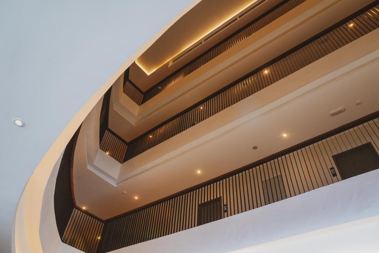 Roxy Hotel Serian Exterior foto